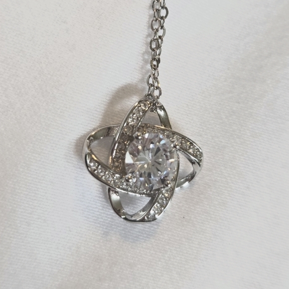 Jewelry - Sterling Silver pendant necklace